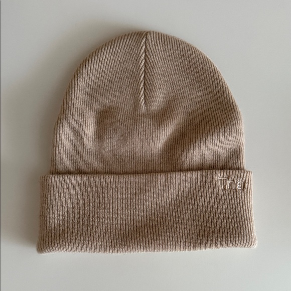 Aritzia TNA Heather Oatmeal Wool Blend Beanie OS - Picture 1 of 5